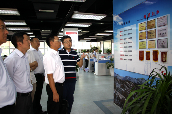 中铁四局领导莅临亚洲精品无人一区二区指导交流