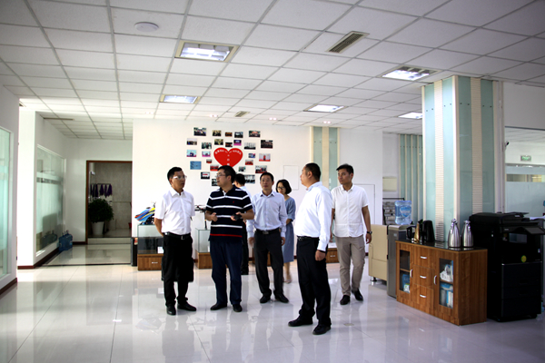 中铁四局领导莅临亚洲精品无人一区二区指导交流