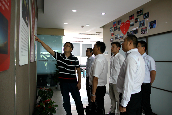 中铁四局领导莅临亚洲精品无人一区二区指导交流