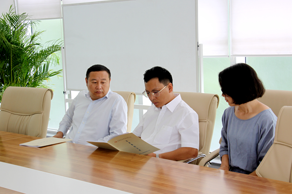 中铁四局领导莅临亚洲精品无人一区二区指导交流