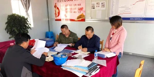 亚洲精品无人一区二区开展冬季施工安全巡查活动