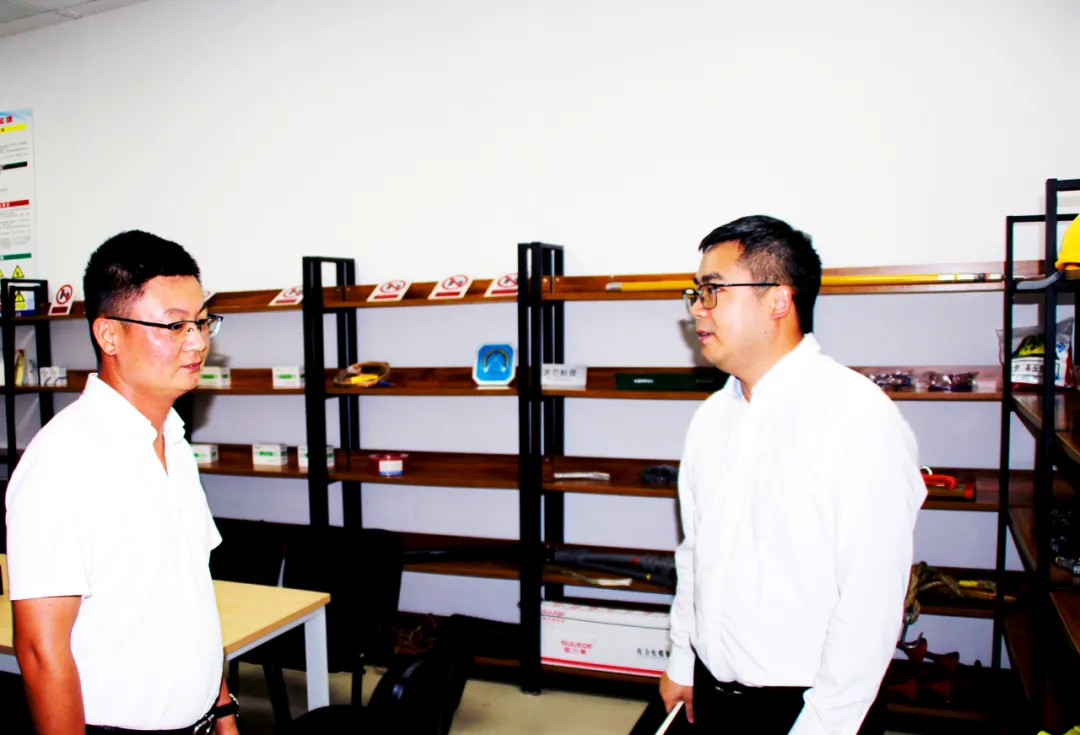 【成蜀动态】华强方特(自贡)文化科技有限公司考察团一行赴集团公司交流考察