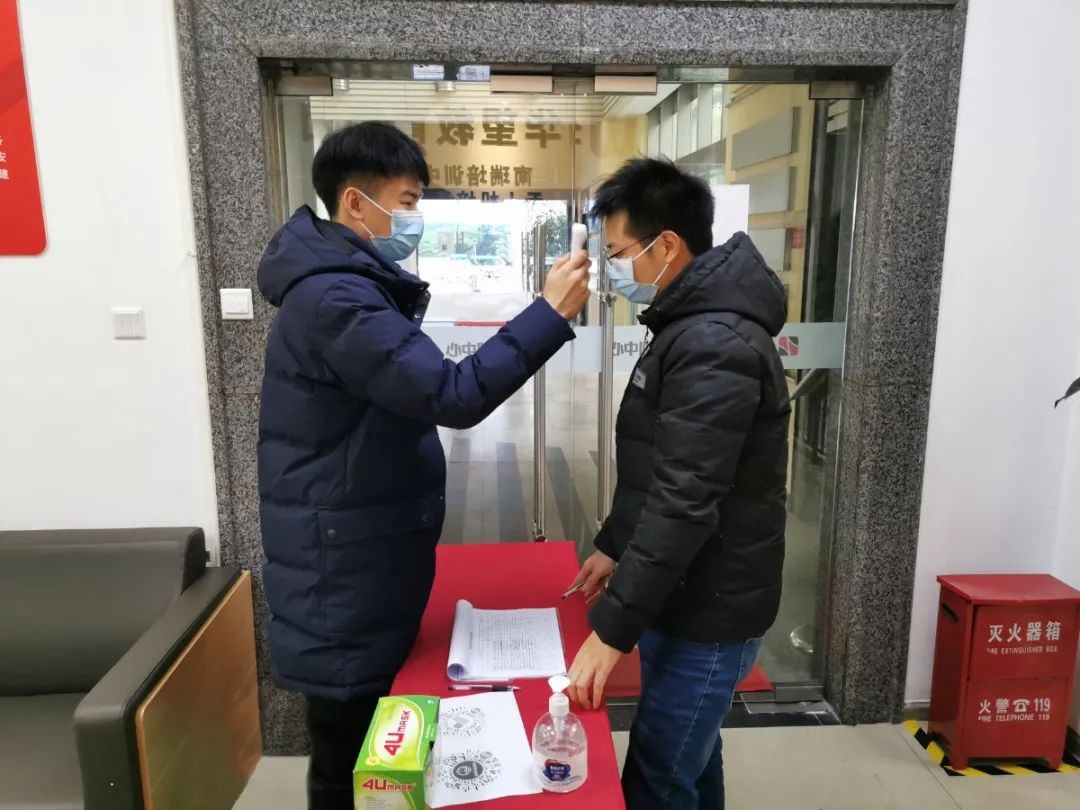 坚决遏制疫情蔓延丨亚洲精品无人一区二区疫情防控不松懈！