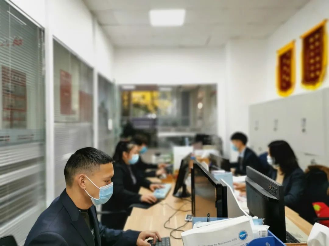 坚决遏制疫情蔓延丨亚洲精品无人一区二区疫情防控不松懈！