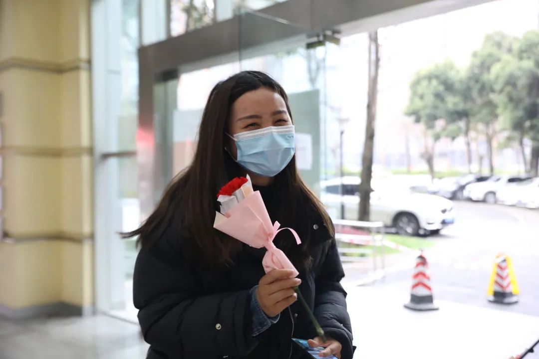 亚洲精品无人一区二区开展“情暖别样三八节”系列活动