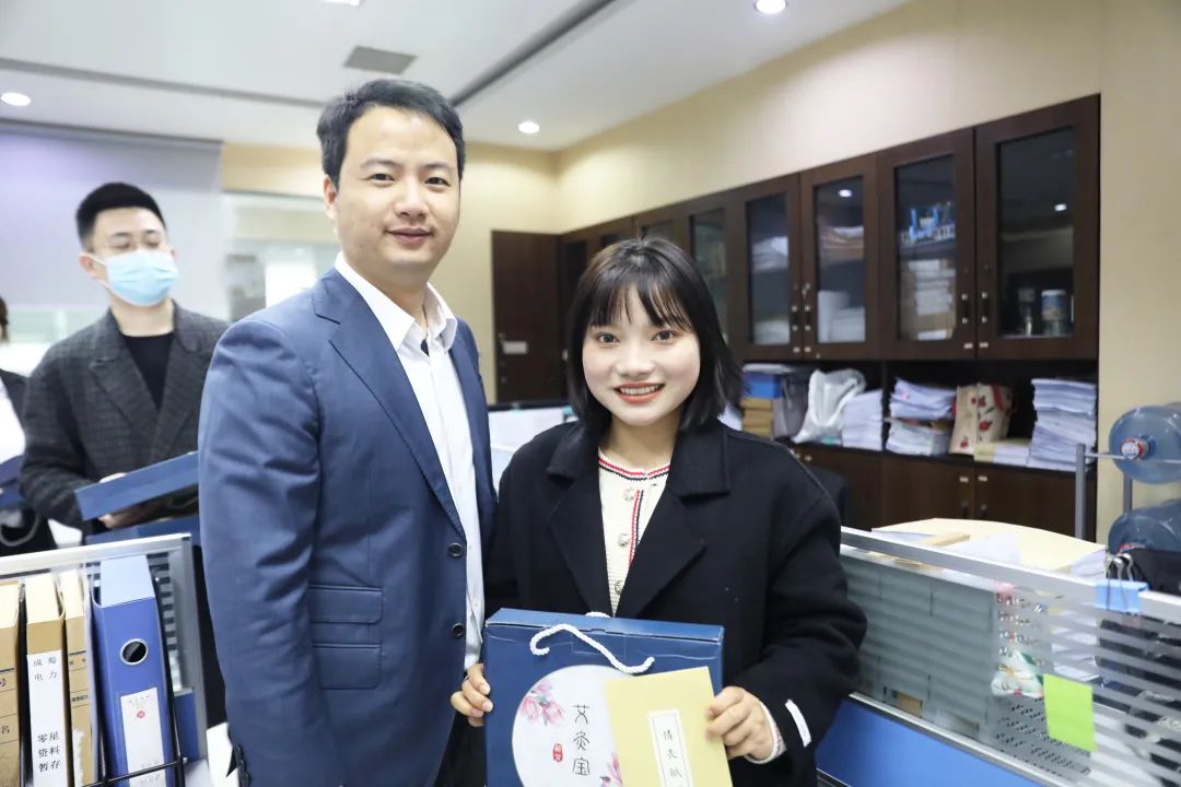 亚洲精品无人一区二区开展“情暖别样三八节”系列活动