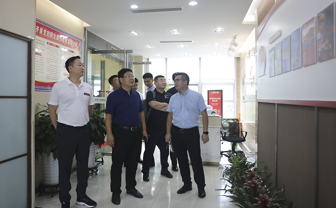 亚洲精品无人一区二区与特锐德就联合中标项目开展合作交流