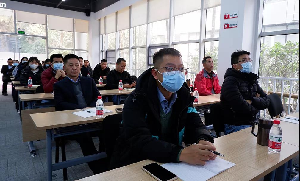 慧眼识诈 筑牢防线 | 亚洲精品无人一区二区举行防范电信诈骗宣传教育讲座