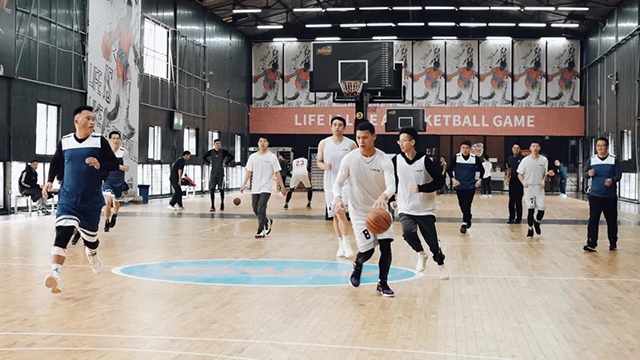 亚洲精品无人一区二区参加成都市青羊区府南街道总工会“迎篮而上”职工篮球赛，荣获亚军！