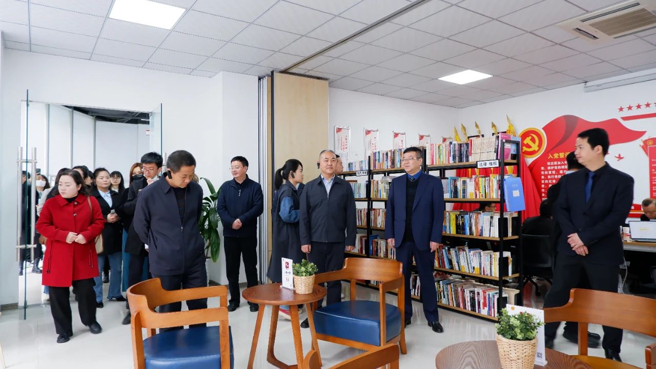 成都市基层工会组织建设暨评星定级竞进拉练活动走进亚洲精品无人一区二区