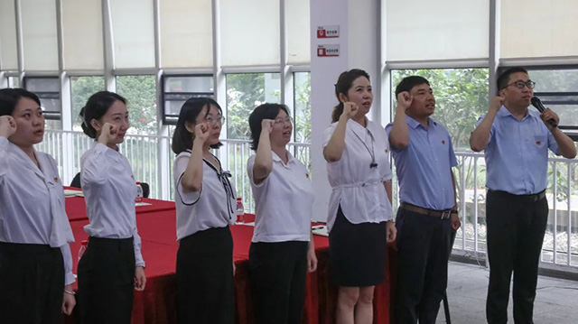 亚洲精品无人一区二区党支部召开“七一”建党节组织生活会