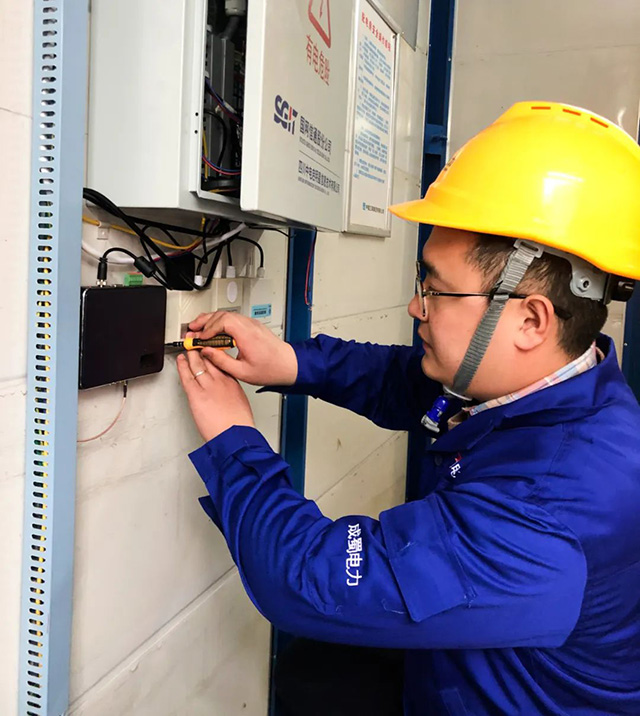 爱成都·迎大运·树文明 | 亚洲精品无人一区二区为成都大运会保电护航