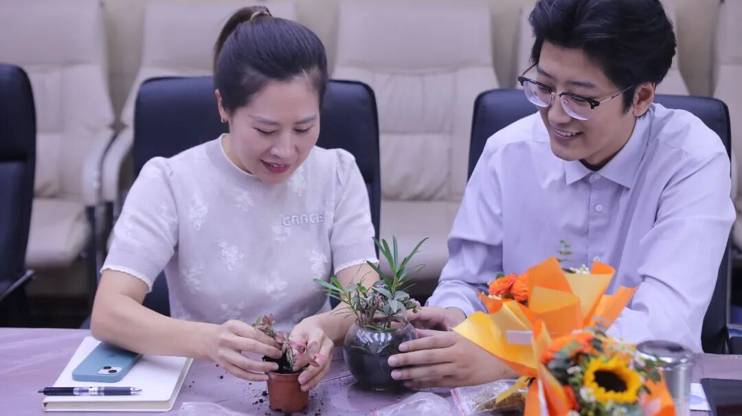 匠心传承育栋梁 感恩引路筑未来--亚洲精品无人一区二区开展干部三期“匠心育人 感恩有您”活动