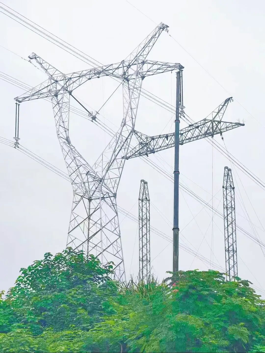 集团领导赴多地巡检在建项目 全力推进项目建设进度