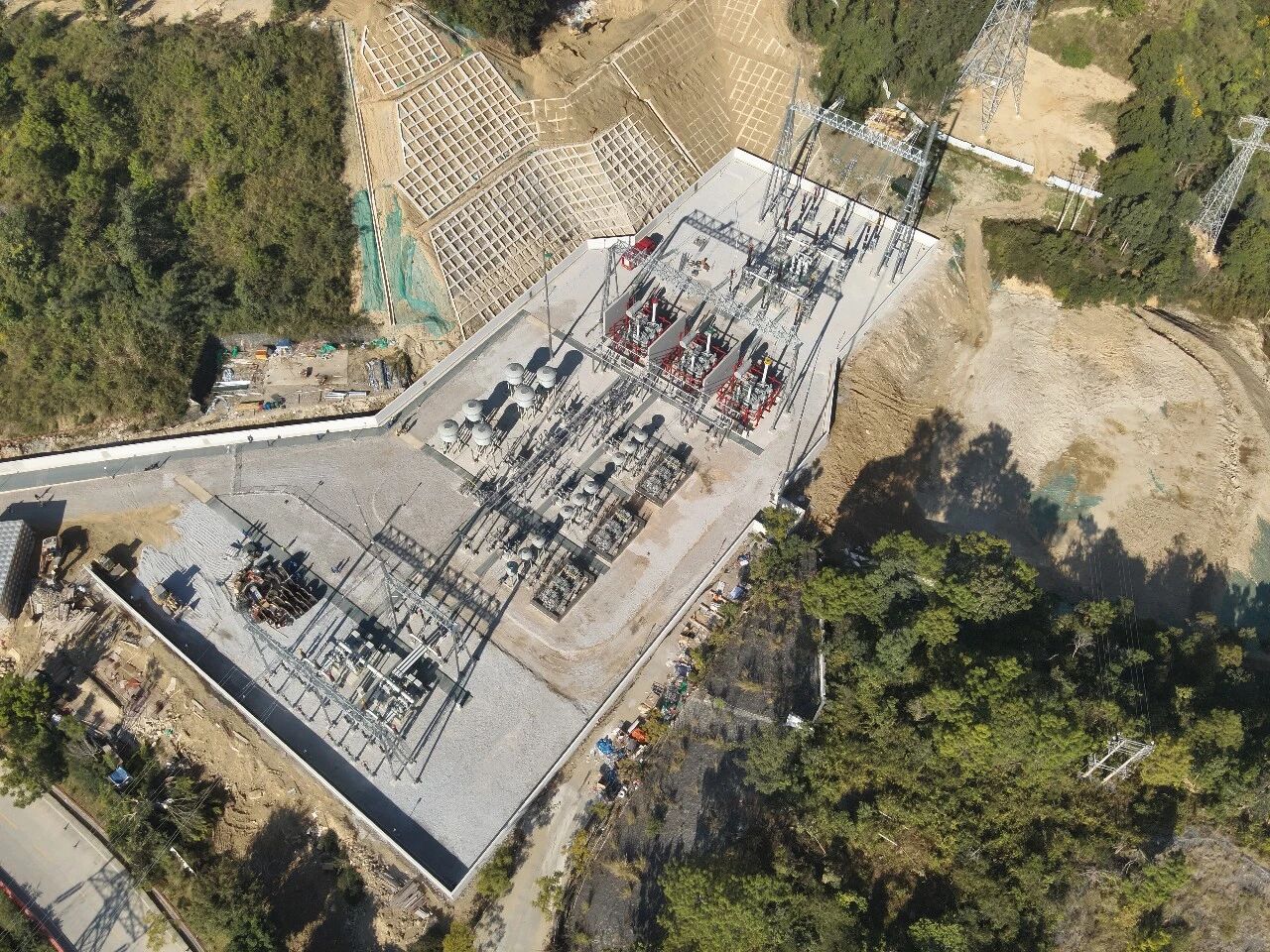 水光共舞，绿电新章--亚洲精品无人一区二区助力建设南方电网区域首个百万千瓦级水光互补汇集站